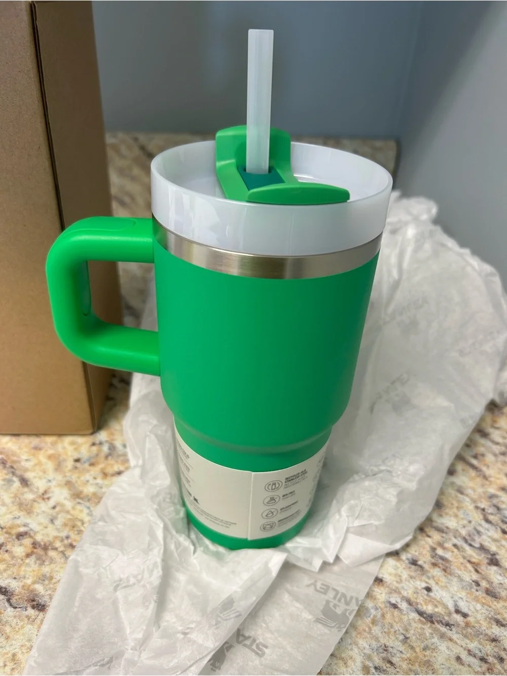 NIB Stanley Quencher H2.0 Tumbler - Green - Picture 2 of 4